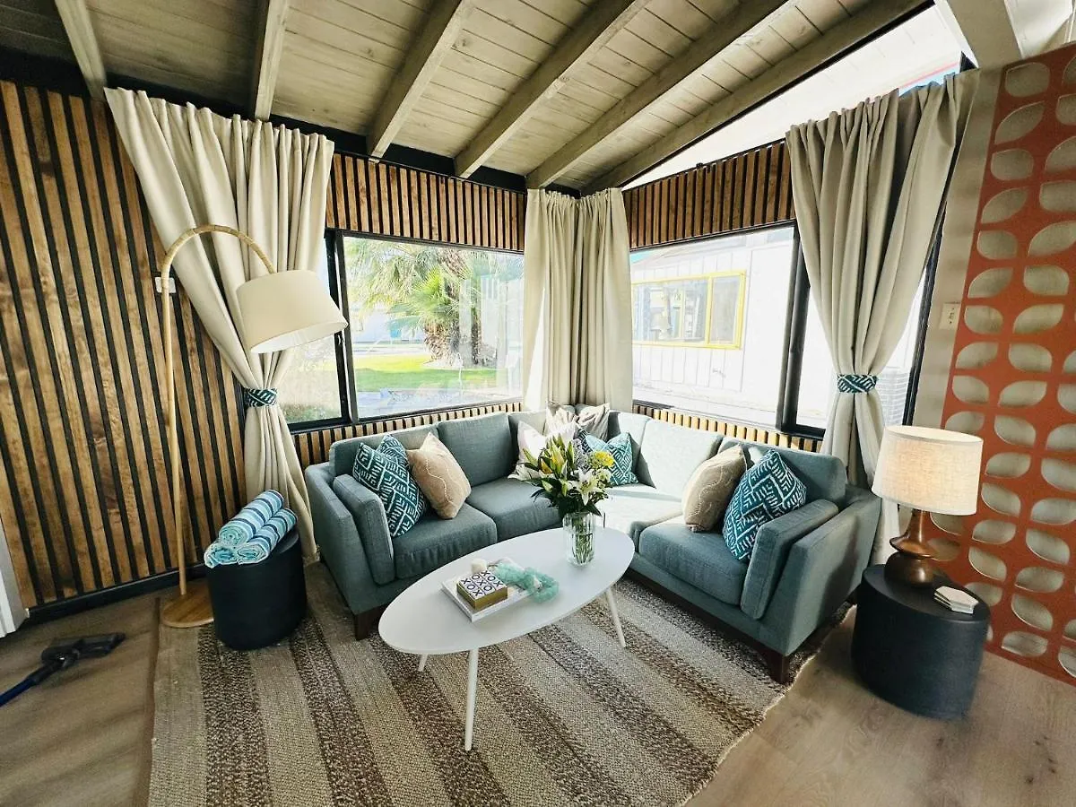 ****  A Place In The Sun Hotel - Adults Only Big Units, 24H Heated Pool & Spa In 1 Acre Park Prime Location, Dog Friendly, Top Midcentury Modern Boutique Hotel Palm Springs USA