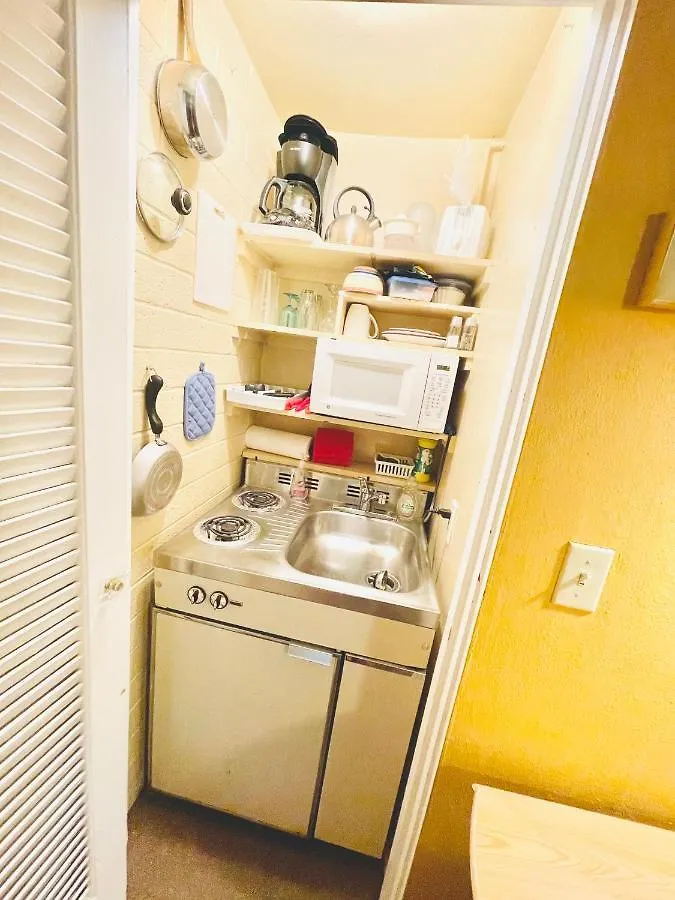 ****  A Place In The Sun Hotel - Adults Only Big Units, 24H Heated Pool & Spa In 1 Acre Park Prime Location, Dog Friendly, Top Midcentury Modern Boutique Hotel Palm Springs USA